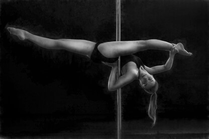 Pole dancing for beginners at home - Everything you need to start